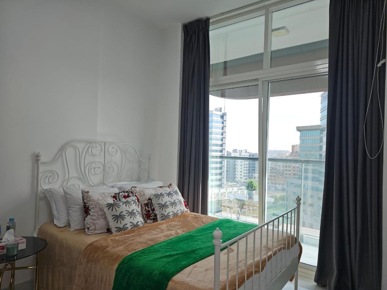 Apartment Silicon Oasis Staycation